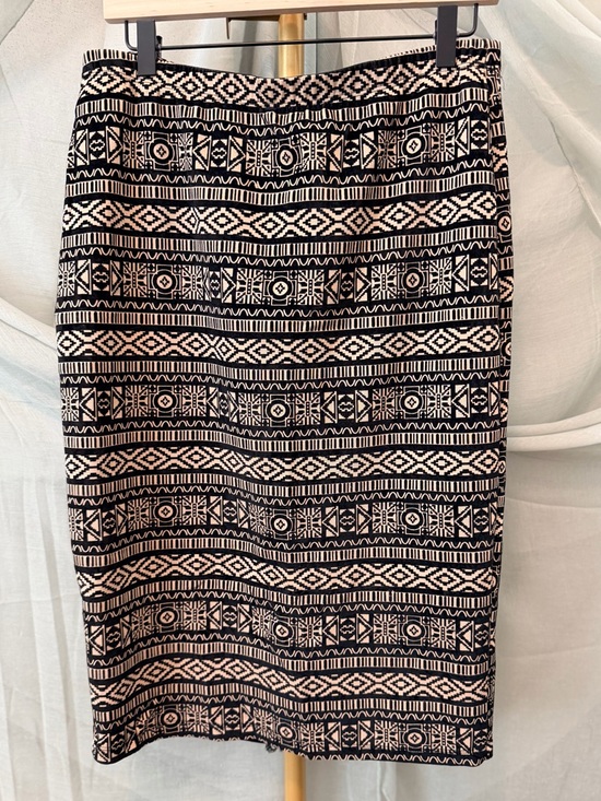 bobeau Dresses & Skirts - Bobeau Black and Tan Geometric Pencil Skirt
